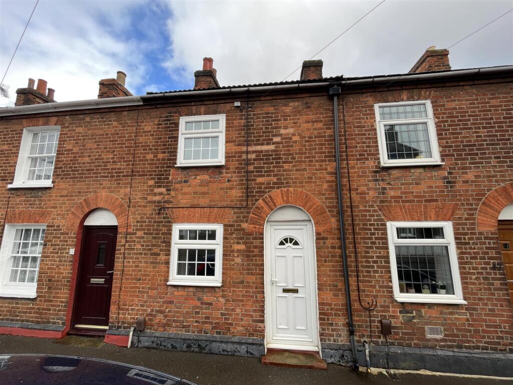 2 bed Mid Terraced House for rent in Bedford. From Robinsons - Dunstable