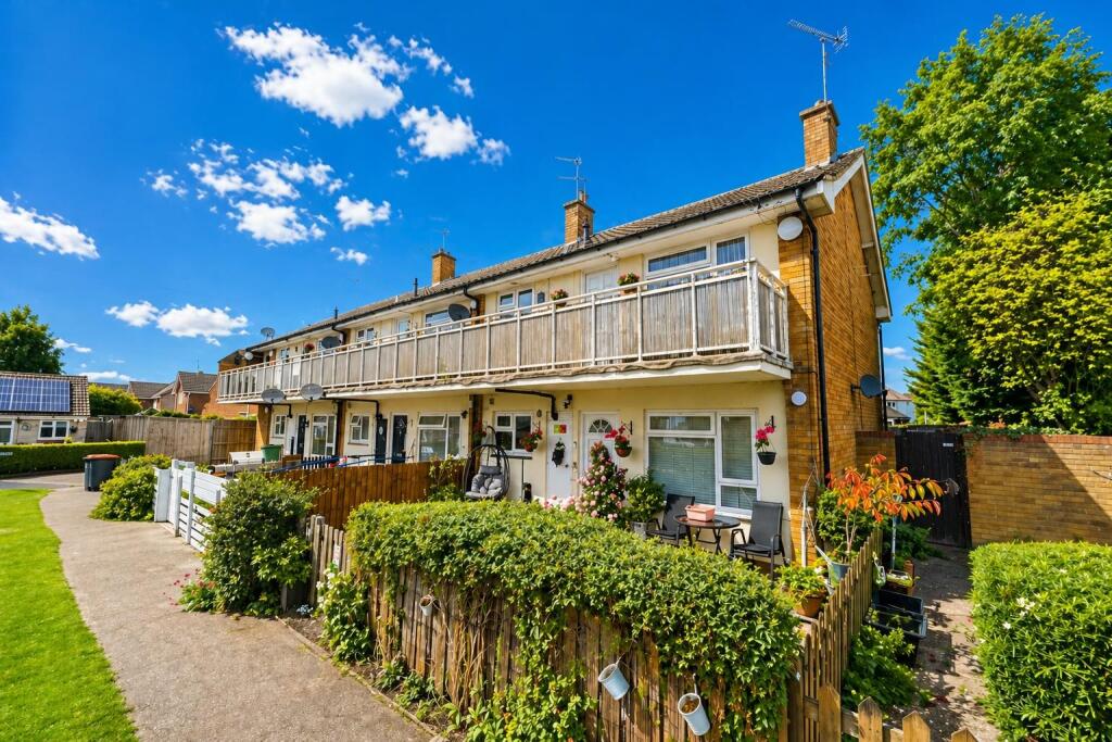 2 bed 1st Floor Flat for rent in Eaton Bray. From Robinsons - Dunstable