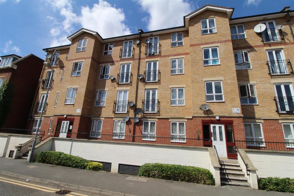 1 bed 1st Floor Flat for rent in Luton. From Robinsons - Dunstable 1 bed 1st Floor Flat for rent in Luton. From Robinsons - Dunstable