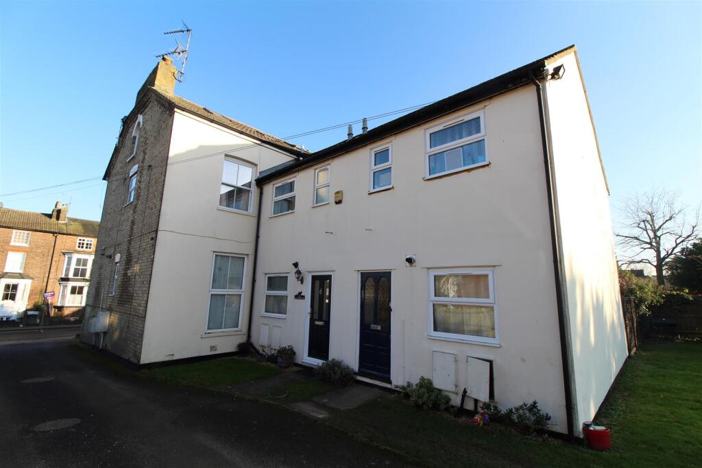 2 bed End of Terrace for rent in Dunstable. From Robinsons - Dunstable