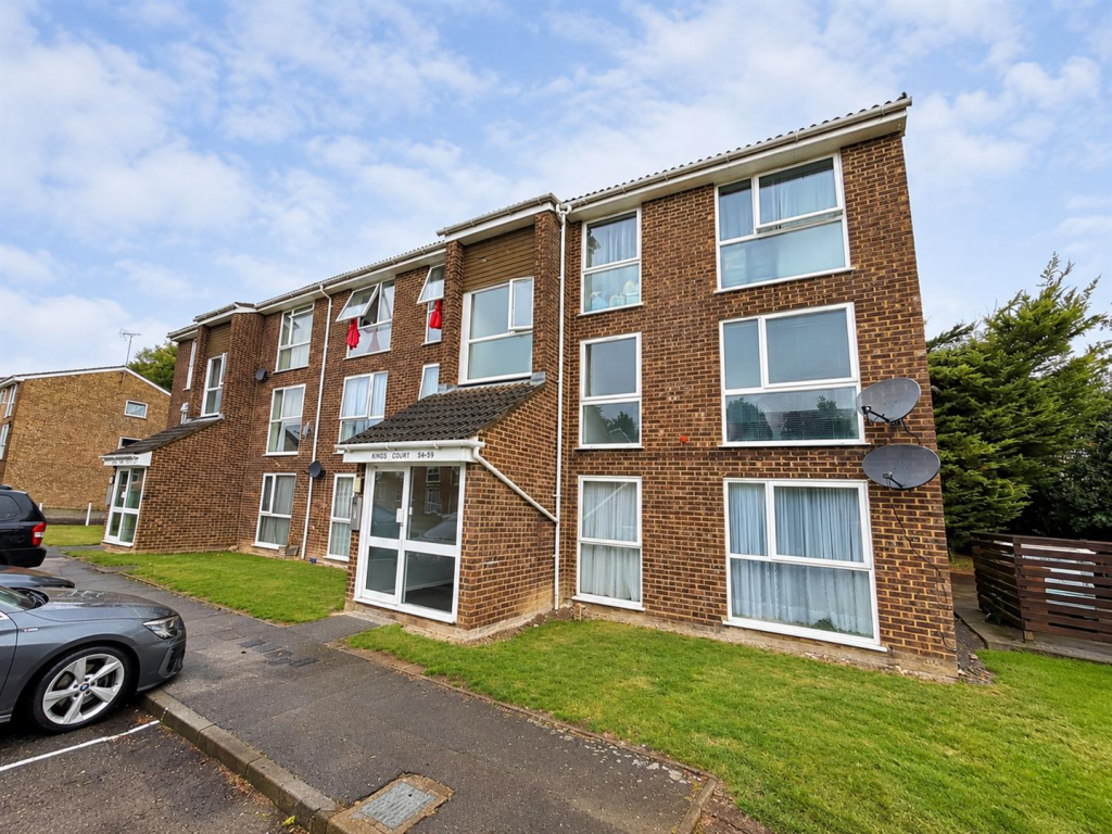 2 bed 1st Floor Flat for rent in Dunstable. From Robinsons - Dunstable
