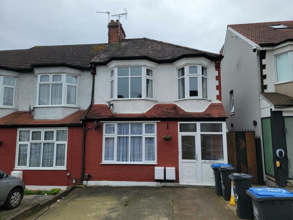 1 bed Flat for rent in Southgate. From Anthony Webb Estate Agents - Palmers Green