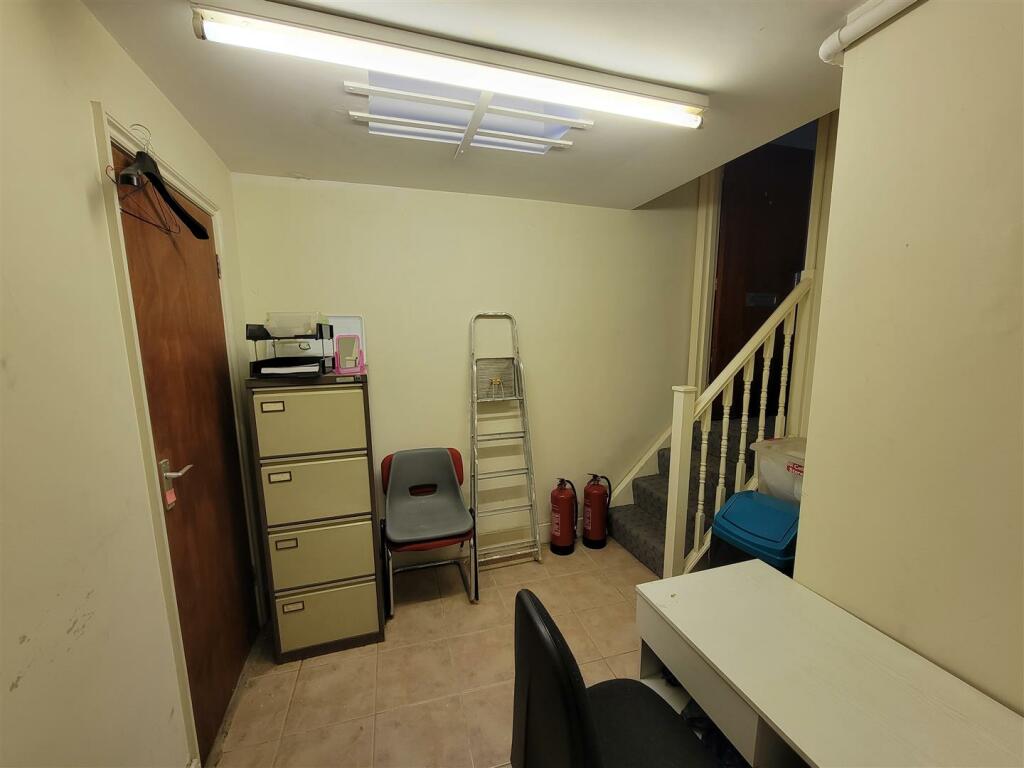0 bed Room for rent in Southgate. From Anthony Webb Estate Agents - Palmers Green