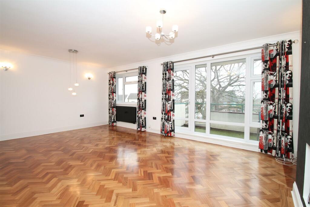 2 bed Flat for rent in Southgate. From Anthony Webb Estate Agents - Palmers Green