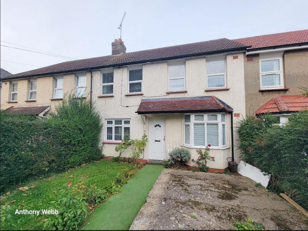 4 bed Mid Terraced House for rent in Southgate. From Anthony Webb Estate Agents - Palmers Green