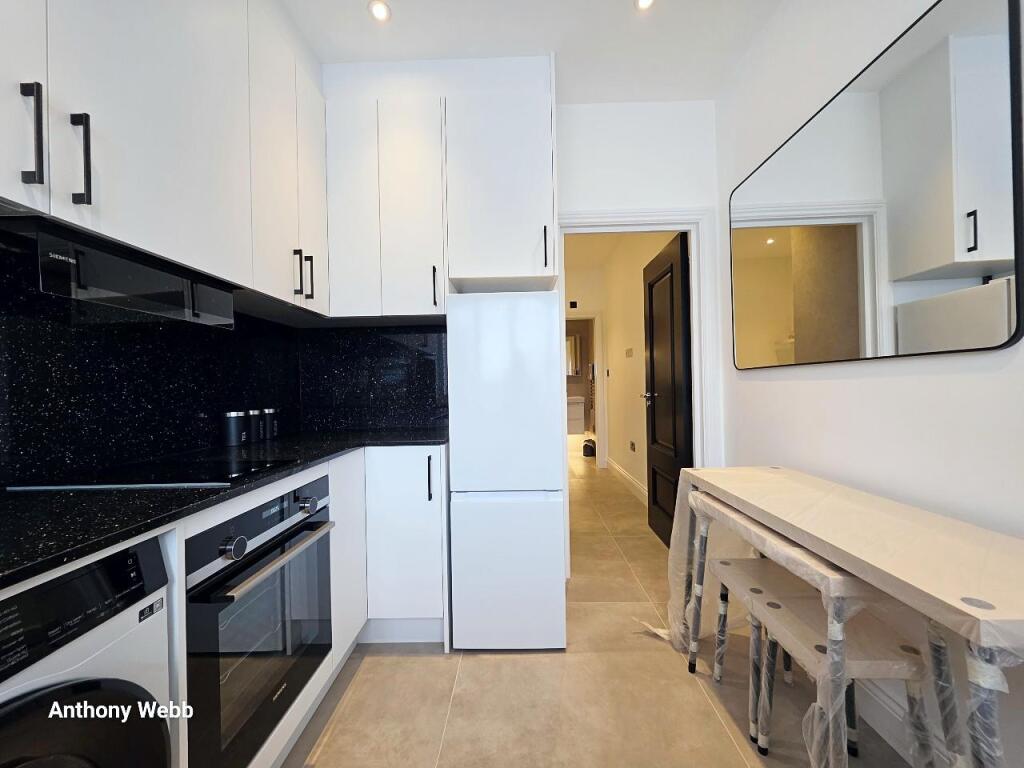 4 bed Studio for rent in Southgate. From Anthony Webb Estate Agents - Palmers Green