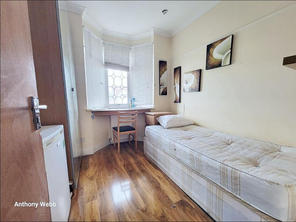 1 bed House Share for rent in Edmonton. From Anthony Webb Estate Agents - Palmers Green 1 bed House Share for rent in Edmonton. From Anthony Webb Estate Agents - Palmers Green