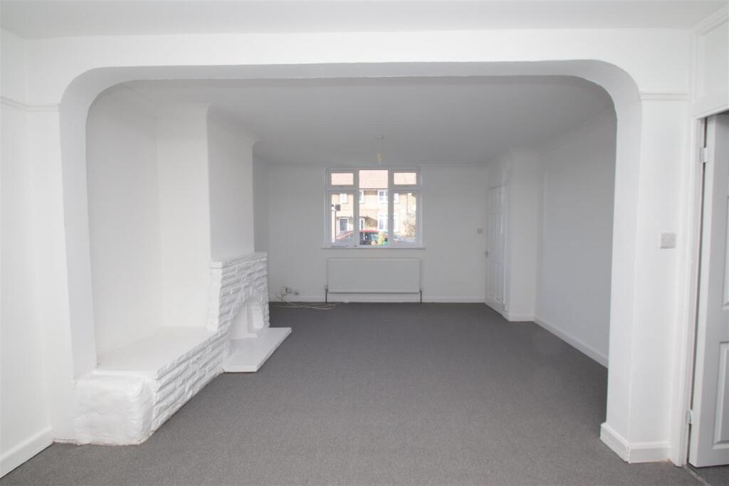 3 bed End of Terrace for rent in Edmonton. From Anthony Webb Estate Agents - Palmers Green
