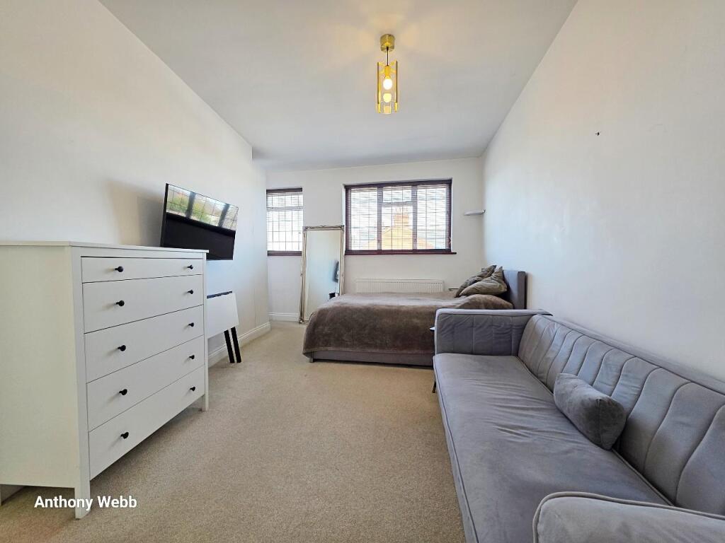 0 bed Studio for rent in Wood Green. From Anthony Webb Estate Agents - Palmers Green