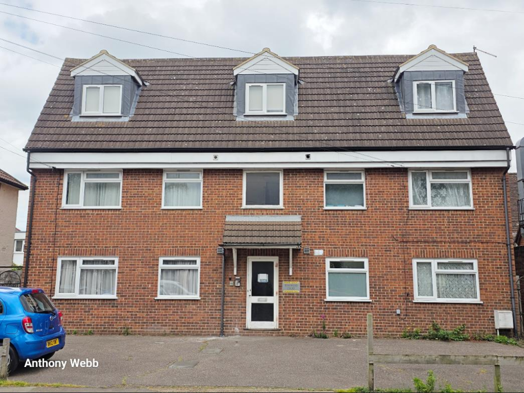 1 bed 1st Floor Flat for rent in Edmonton. From Anthony Webb Estate Agents - Palmers Green