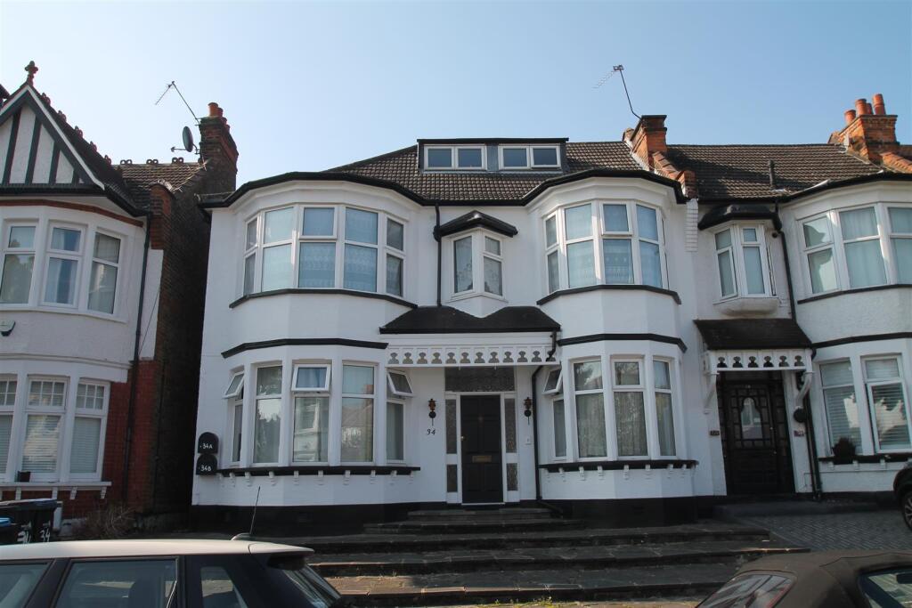 2 bed 1st Floor Flat for rent in Southgate. From Anthony Webb Estate Agents - Palmers Green