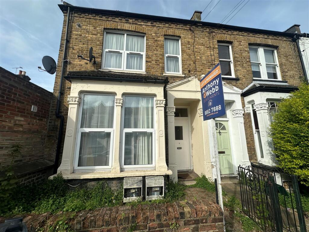 2 bed 1st Floor Flat for rent in London. From Anthony Webb Estate Agents - Palmers Green