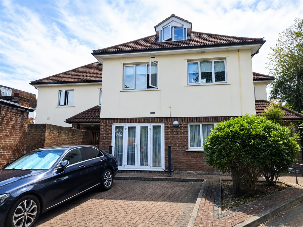 2 bed 1st Floor Flat for rent in Southgate. From Anthony Webb Estate Agents - Palmers Green 2 bed 1st Floor Flat for rent in Southgate. From Anthony Webb Estate Agents - Palmers Green