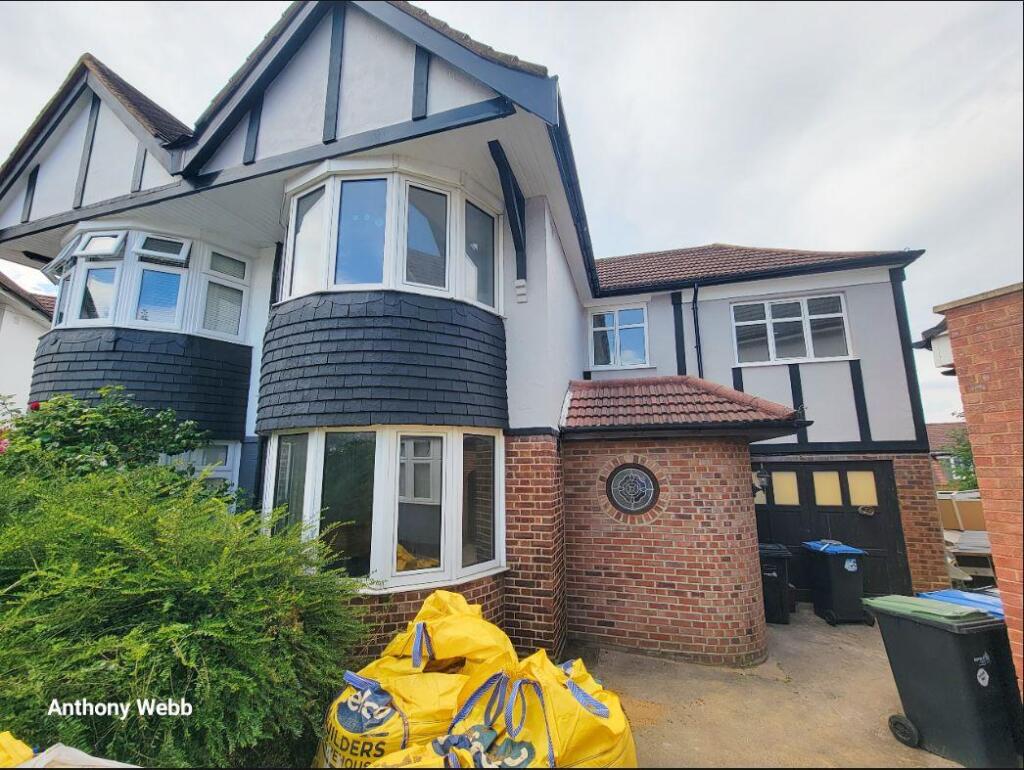 5 bed Semi Detached for rent in London. From Anthony Webb Estate Agents - Palmers Green