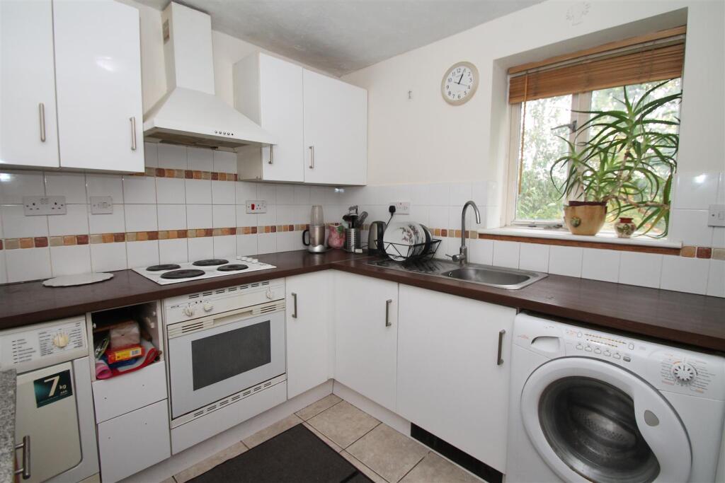 1 bed House Share for rent in Wood Green. From Anthony Webb Estate Agents - Palmers Green