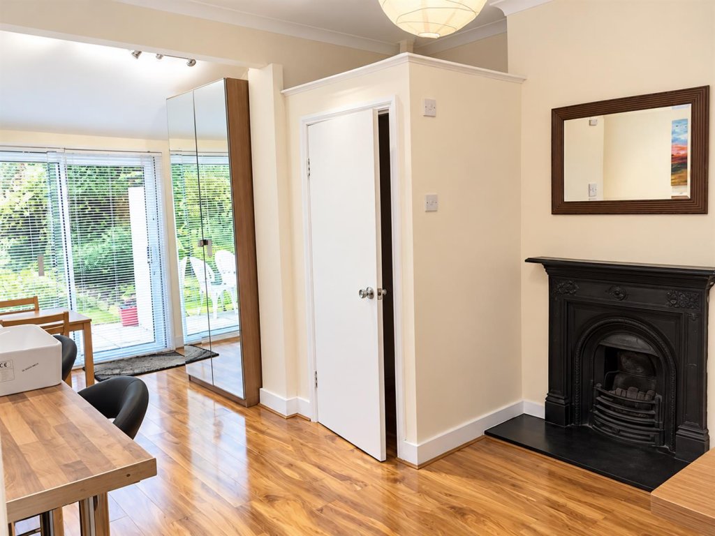 1 bed House Share for rent in Edmonton. From Anthony Webb Estate Agents - Palmers Green 1 bed House Share for rent in Edmonton. From Anthony Webb Estate Agents - Palmers Green