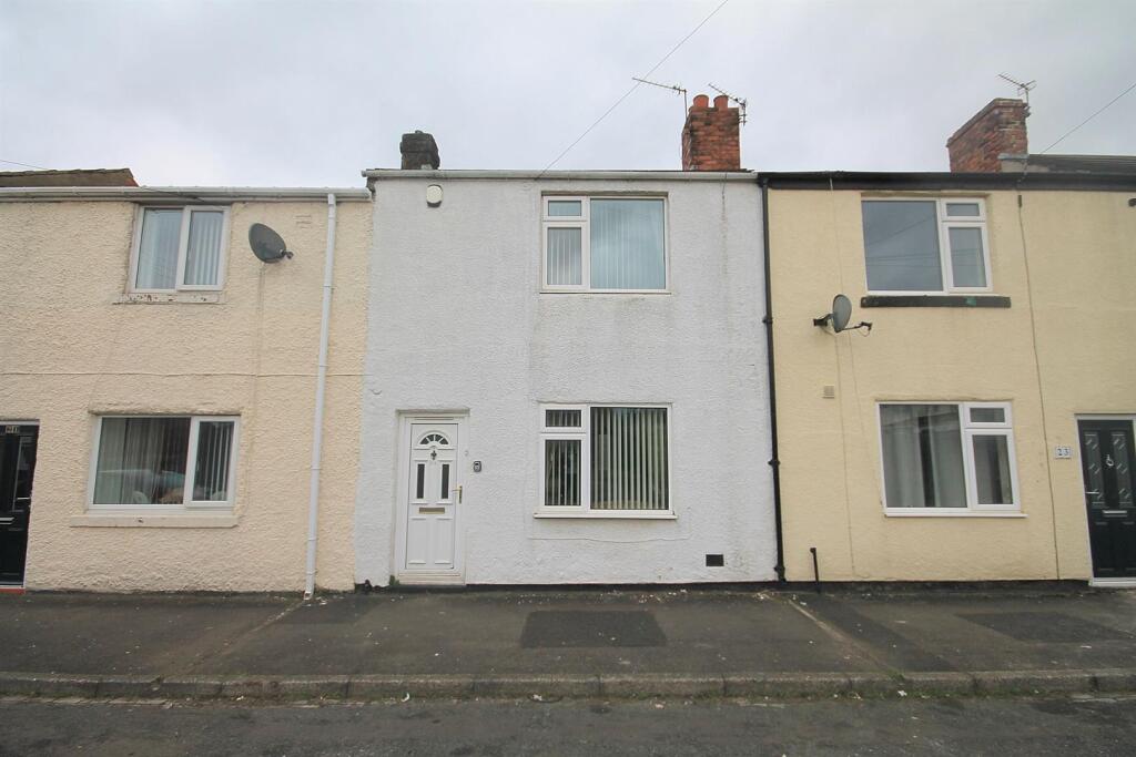 2 bed Mid Terraced House for rent in Durham. From Robinsons - Durham