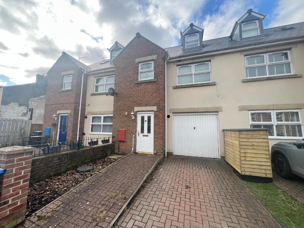 3 bed Town House for rent in Coxhoe. From Robinsons - Durham