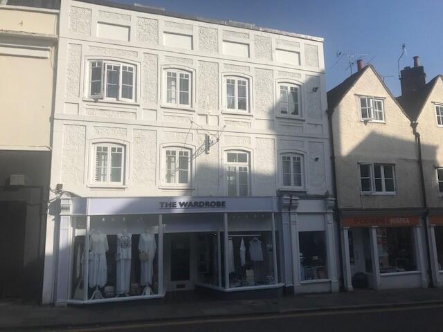 1 bed 1st Floor Flat for rent in Dorking. From Robinsons - Reigate