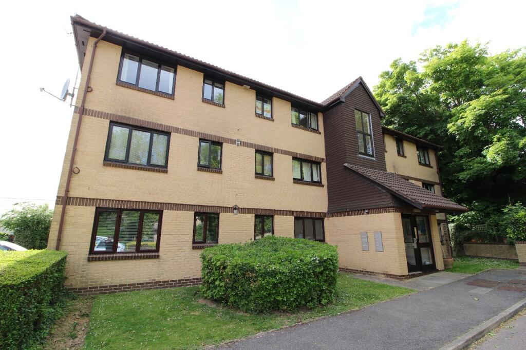 2 bed House (unspecified) for rent in Reigate. From Robinsons - Reigate