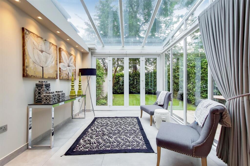 4 bed Detached for rent in Hampstead. From TK International - Hampstead