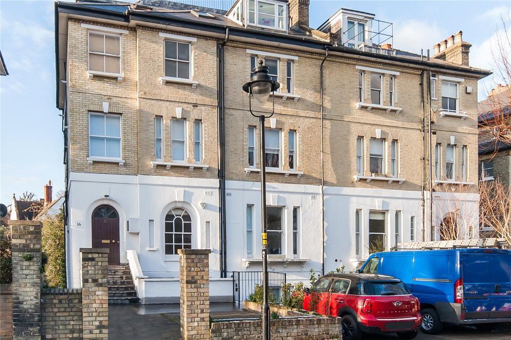 3 bed 1st Floor Flat for rent in Hampstead. From TK International - Hampstead