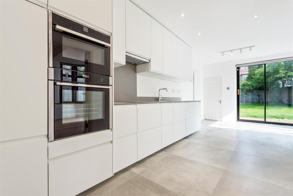 4 bed Detached for rent in Hampstead. From TK International - Hampstead