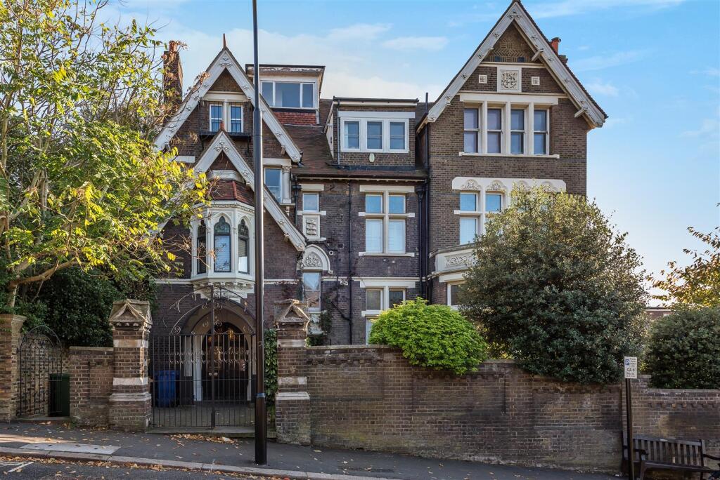 4 bed 1st Floor Flat for rent in Hampstead. From TK International - Hampstead