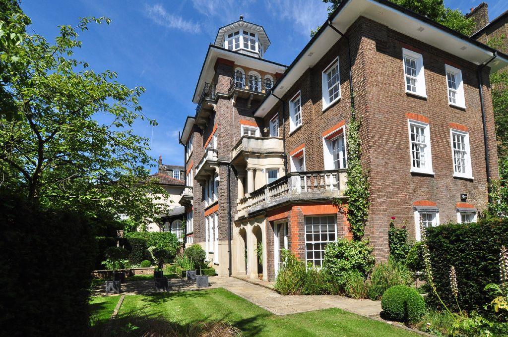 4 bed 1st Floor Flat for rent in Hampstead. From TK International - Hampstead