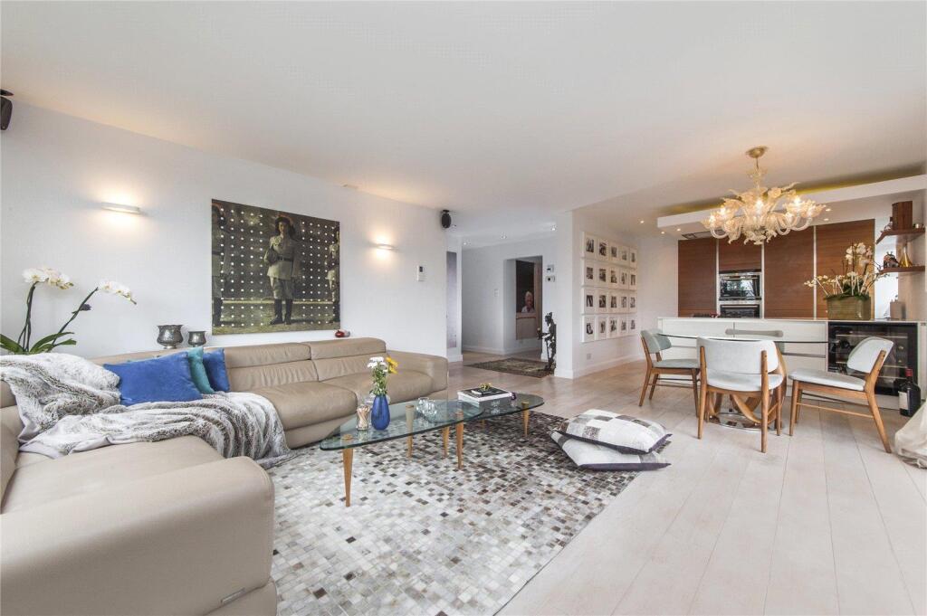 2 bed 1st Floor Flat for rent in Hampstead. From TK International - Hampstead