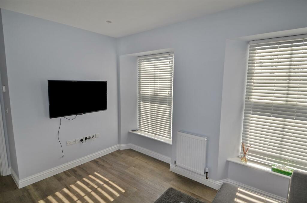 1 bed Apartment for rent in Brentford. From Quilliam Property Services