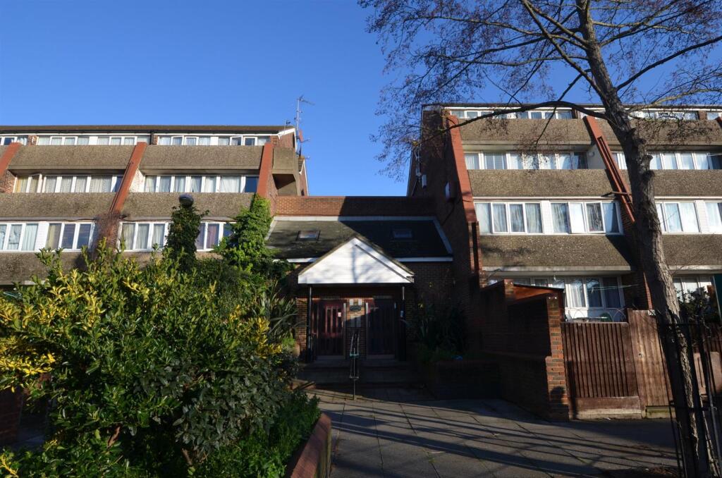 2 bed Annexe for rent in Brentford. From Quilliam Property Services
