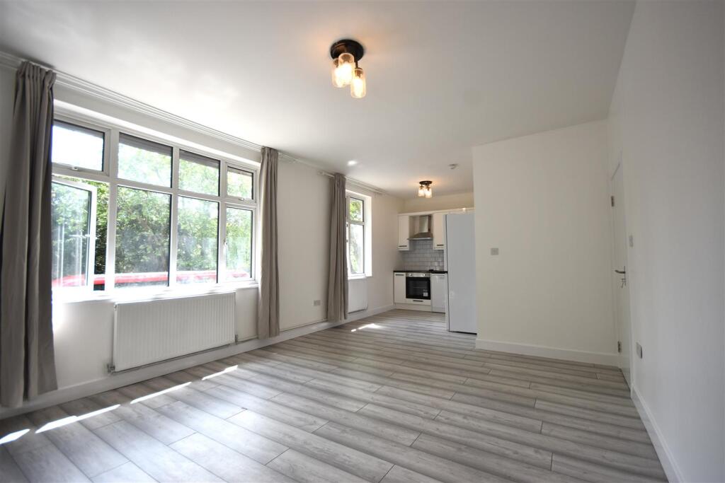 3 bed 1st Floor Flat for rent in Isleworth. From Quilliam Property Services