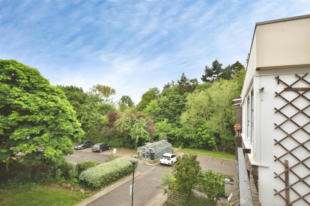 3 bed Apartment for rent in Brentford. From Quilliam Property Services