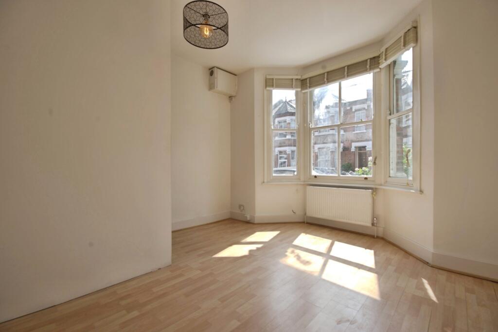 1 bed 1st Floor Flat for rent in Brentford. From Quilliam Property Services