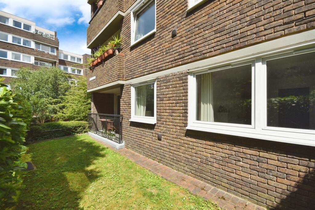 2 bed 1st Floor Flat for rent in Brentford. From Quilliam Property Services 2 bed 1st Floor Flat for rent in Brentford. From Quilliam Property Services