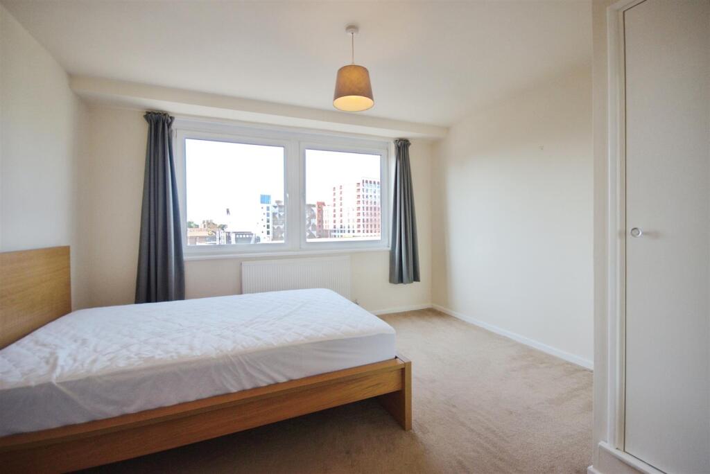 2 bed Apartment for rent in Brentford. From Quilliam Property Services 2 bed Apartment for rent in Brentford. From Quilliam Property Services