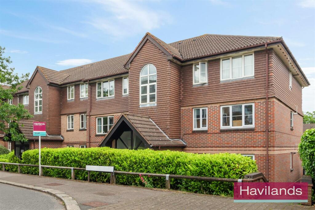 2 bed Flat for rent in Crews Hill. From Havilands