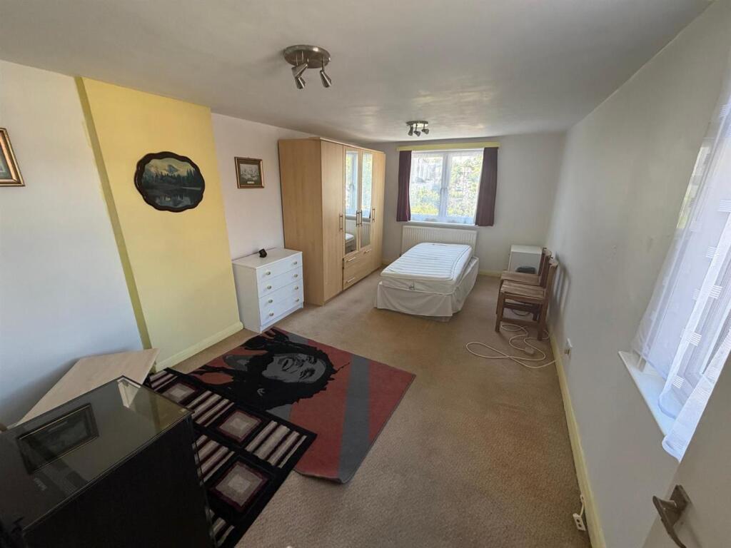 4 bed Studio for rent in Hornsey. From Havilands - London 4 bed Studio for rent in Hornsey. From Havilands - London