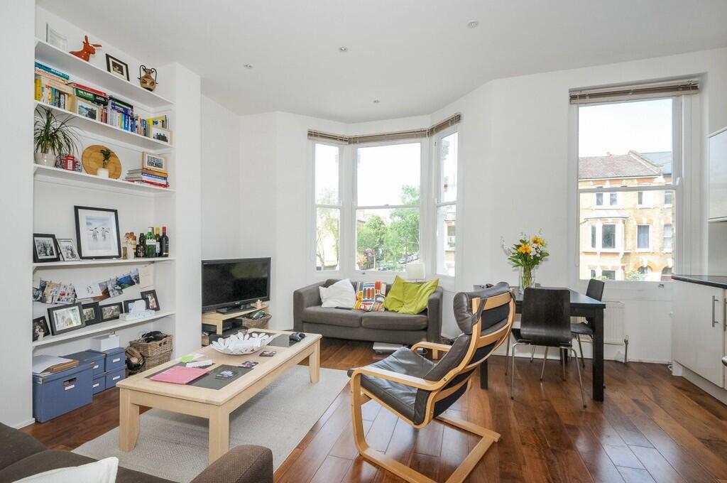 2 bed 1st Floor Flat for rent in Camden Town. From JTM Homes 2 bed 1st Floor Flat for rent in Camden Town. From JTM Homes