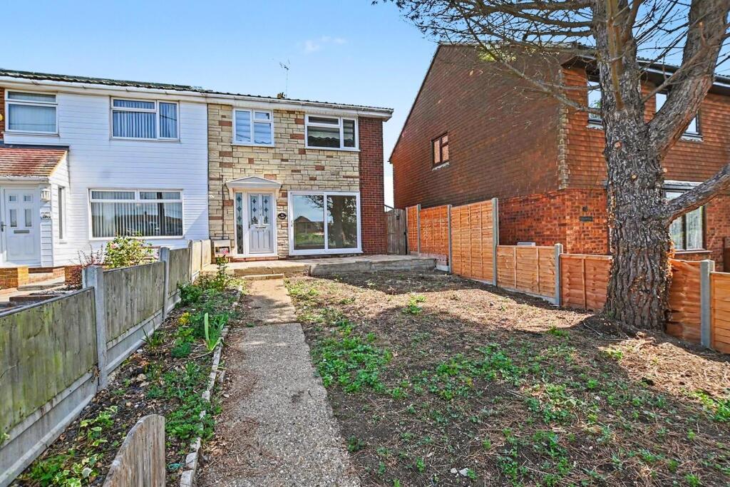 3 bed Semi Detached for rent in Canvey Island. From Richard Poyntz & Co - Canvey Island 3 bed Semi Detached for rent in Canvey Island. From Richard Poyntz & Co - Canvey Island