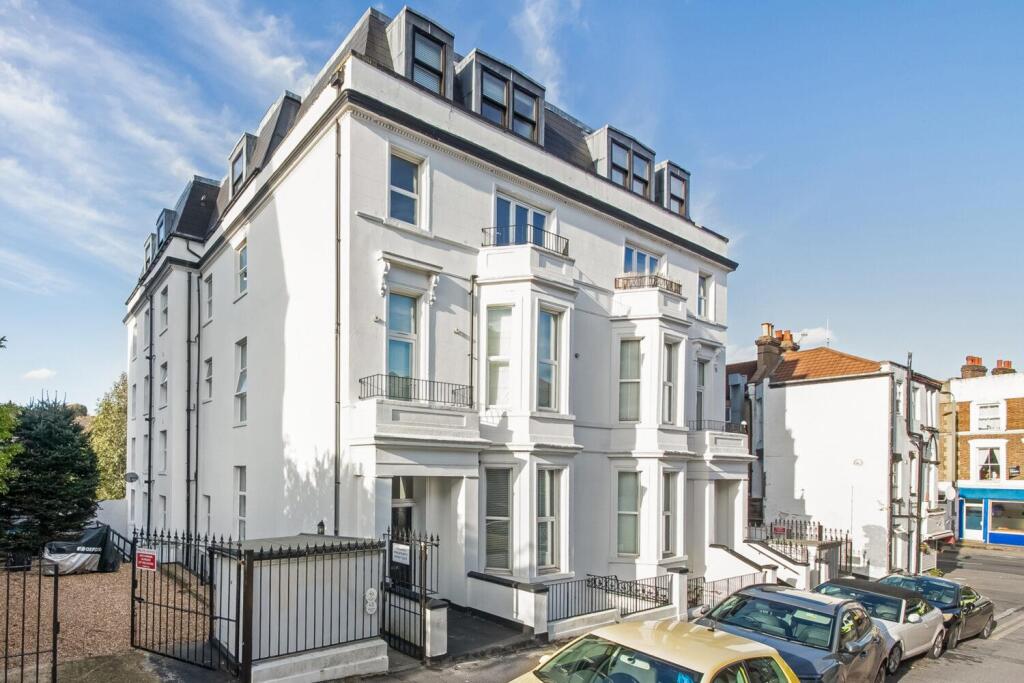 2 bed Apartment for rent in Penge. From Pedder - Crystal Palace