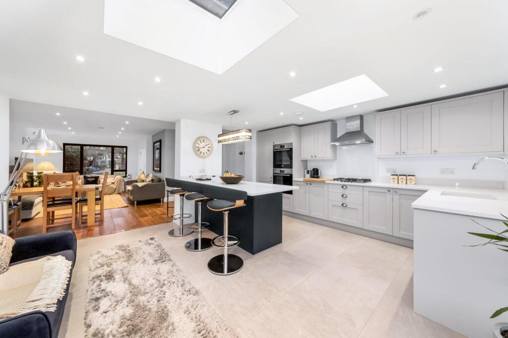 5 bed Semi Detached for rent in Penge. From Pedder - Crystal Palace 5 bed Semi Detached for rent in Penge. From Pedder - Crystal Palace