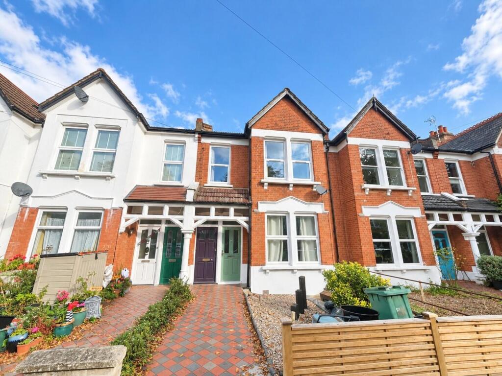 3 bed Annexe for rent in Penge. From Pedder - Crystal Palace 3 bed Annexe for rent in Penge. From Pedder - Crystal Palace