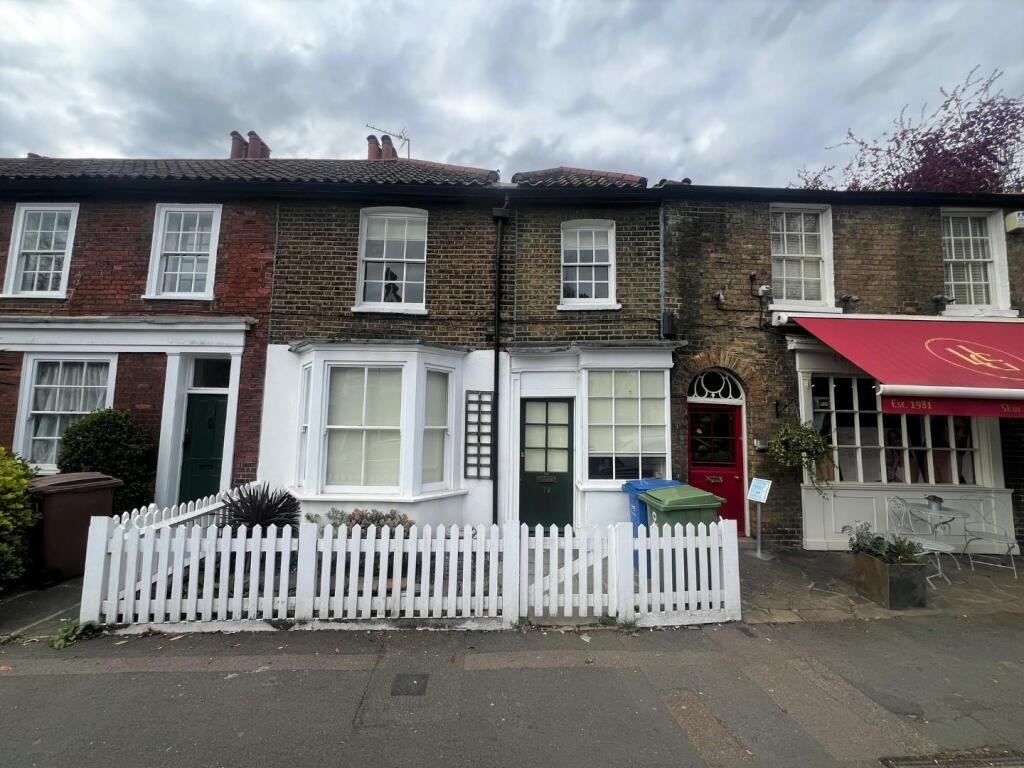 2 bed Mid Terraced House for rent in London. From Pedder - Dulwich Village