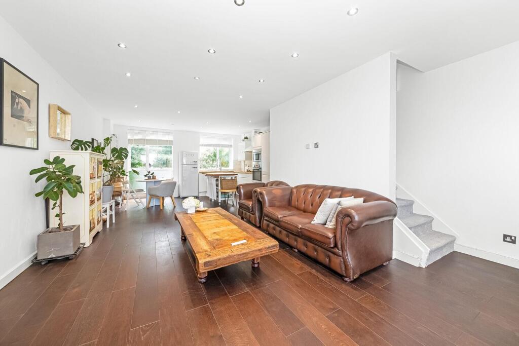 3 bed Mid Terraced House for rent in Penge. From Pedder - Dulwich Village