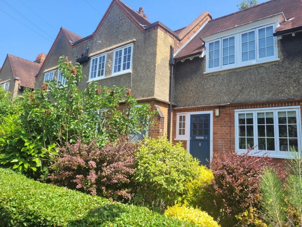 3 bed Detached for rent in Camberwell. From Pedder - Dulwich Village