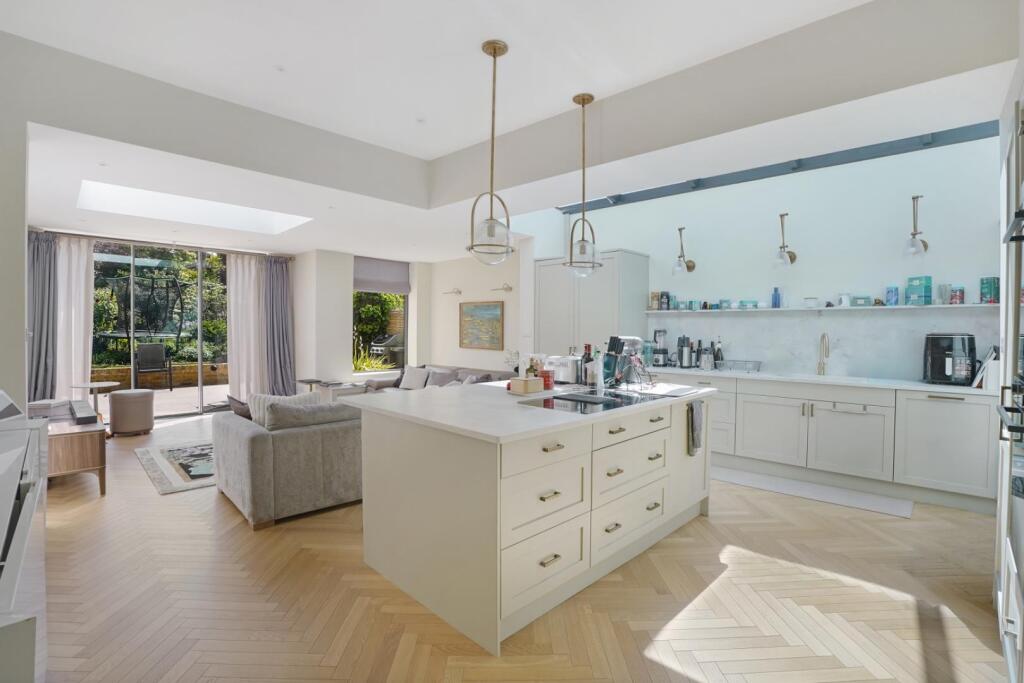 5 bed Semi Detached for rent in London. From Pedder - Dulwich Village 5 bed Semi Detached for rent in London. From Pedder - Dulwich Village