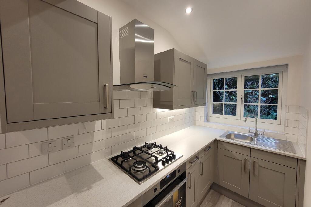 2 bed Cottage for rent in Camberwell. From Pedder - Dulwich Village
