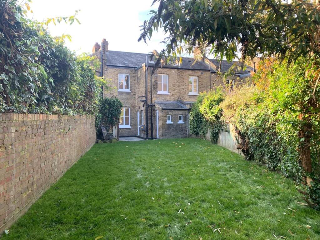 2 bed Detached for rent in Camberwell. From Pedder - Dulwich Village